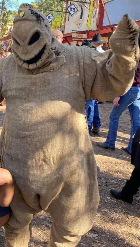 Oogie boogie camel toe. Things To Know About Oogie boogie camel toe. 