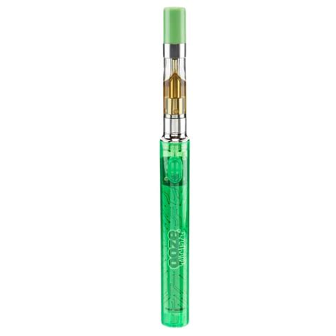 1. YOUR OOZE VAPE PEN IS DEAD AND NEEDS TO BE CHARGED One of the most common reasons your Ooze pen is blinking green is because the battery has died and needs to be charged. When your Ooze vapor battery is dead, it will typically flash green 10-15 times. Start by plugging it into the charger.. 