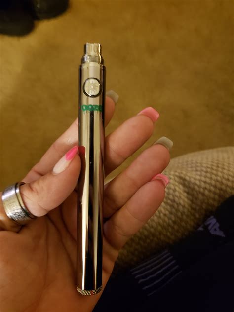 mode and adjustable temperature settings, the Slim Twist Pen Battery is perfect for anyone just starting to use cartridges or your everyday veteran. Temperature settings range from 3.3V to 4.8V and fit any 510 threaded vape cartridge. Includes Ooze USB Smart Charger and available in several color ... Ooze pen 1100 manual. 