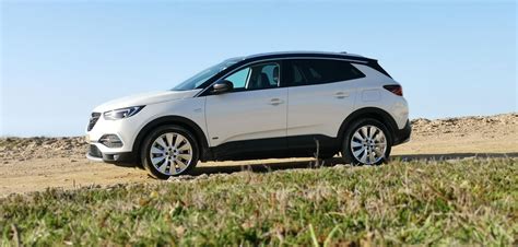 Opel Grandland X Hybrid4. Potência na estrada e tração fora dela!