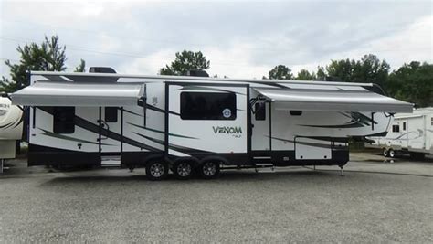 USED SPECIAL - 2014 Dutchmen Colman 192RDS Rear Bath. Great starter RV! Excellent Shape so we are including a LIFE TIME WARRANTY! $10,495.00