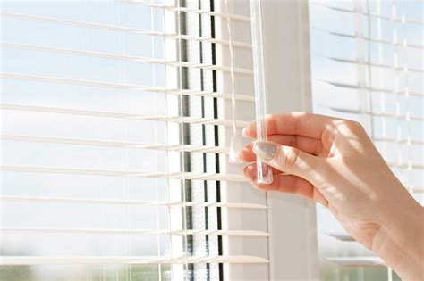 Open blinds. If your venetian blind won't tilt, there are 2 common issues that may cause this. One will take minutes to fix, the other requires replacing the tilter. This... 