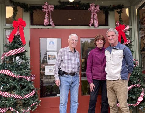 Open house kicks off holiday season in Saratoga Village