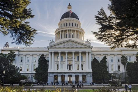 Opinion: California lawmakers should reject last-minute insurance scheme