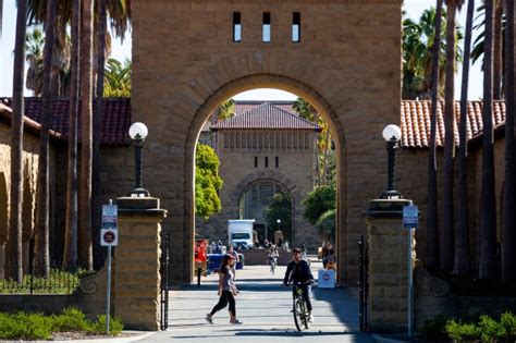Opinion: Stanford graduate students should back unionization effort