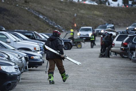 Opinion: To protect Colorado’s ski seasons, adopt aggressive clean car rules