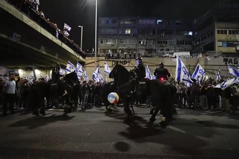 Opposition to Netanyahu’s legal plan mounts after protests