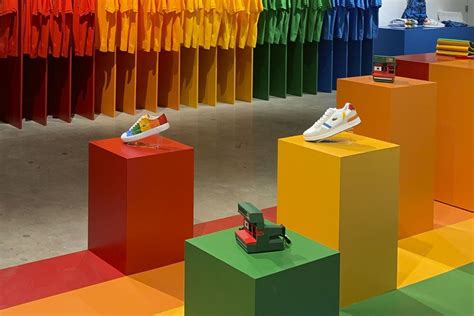 Optimize Your Footwear Sales with Captivating Shoes Display Strategies