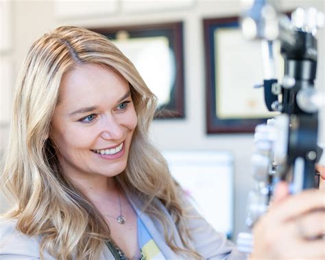 Optometrist Toronto: Serving Toronto for 40 years Bayview Vision