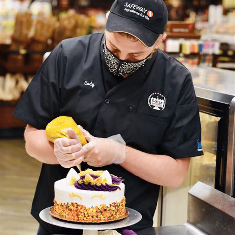 Yes, Safeway located at 21401 Pacific Hwy S, Des Moines, WA has an in-store bakery with a variety of bakery goods made from scratch! From custom cakes, pastries, and many other delicious options you can find them all made in house by our in-store baker. Schedule an order for pick up in-store today!. 