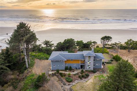 Oregon coast homes under dollar200 000. Things To Know About Oregon coast homes under dollar200 000. 