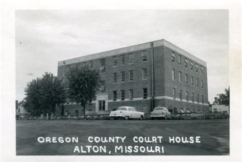 Oregon county missouri courthouse.  The historic Oregon County Courthouse b...
