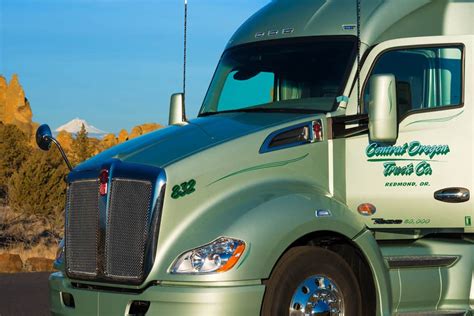 Oregon Trucking Online Commerce and Compliance Division 455 AIRPORT RD SE, BLDG. A SALEM, OR 97301 Salem Headquarters - (503) 378-6699. 
