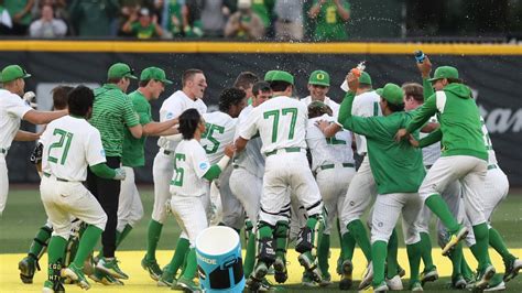 Oregon rallies for 9-8 victory, ends Oral Roberts’ 21-game win streak