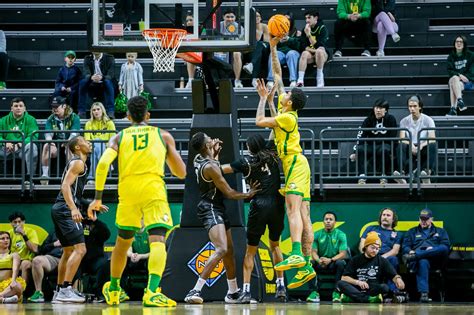 Oregon squares off against UCF in NIT matchup