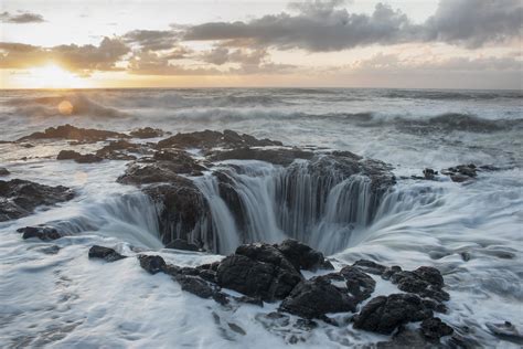 Oregon thor's well. May 23, 2023 ... As frightening as it is beautiful, Thor's Well is a giant hole in the volcanic rock that lines the Oregon Coast where water bulges out and then ... 