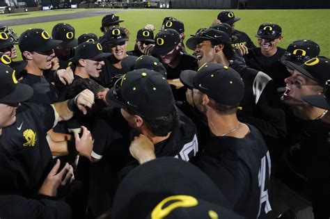 Oregon tops Xavier 11-2 to win Nashville Regional, reach super regionals for 1st time in 11 years