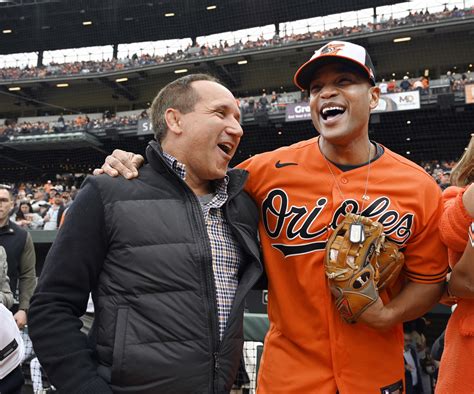 Orioles CEO John Angelos paused lease negotiations until new governor took office, planned 2-year extension, document says