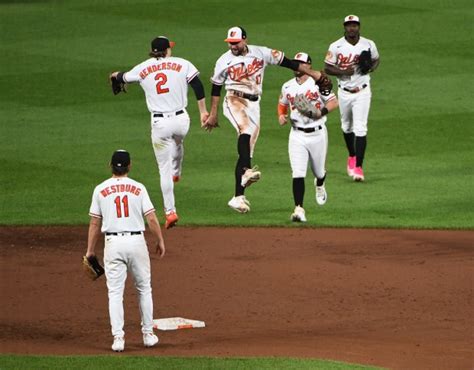 Orioles delight sellout crowd with 7-3 win over Mets behind Gunnar Henderson’s two-run homer, Kyle Gibson’s quality start