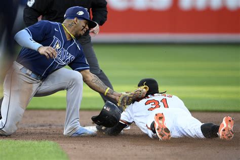 Orioles edge Tampa Bay 2-1, take 2 of 3 in series with MLB-best Rays