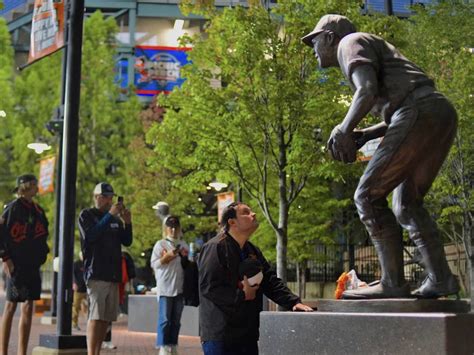 Orioles fans honor Brooks Robinson at Camden Yards: ‘He was Baltimore baseball’