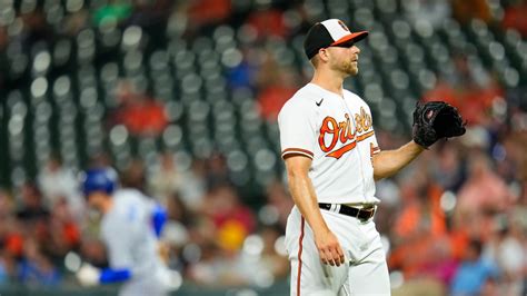 Orioles place reliever Austin Voth on IL with elbow discomfort, recall infielder Joey Ortiz in roster shuffle
