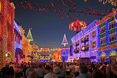 Orlando christmas lights. A Christmas light drive-thru spectacle will start its run at Dezerland Park in Orlando later this week. Christmas Nights in Lights will officially open to the public on Friday, November 11 at the park, which is located at 5250 International Drive. The show will run through January 1. The immersive winter wonderland will … 