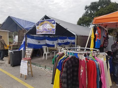 Market Days + Times: Saturday 9am – 4pm and Sunday 5:30am – 4pm. Closing times vary seasonally between 1:00 pm to 4:00 pm, check the website for updates. Location: 2701 Swindell Road, Lakeland, Florida 33805. Organizer: Mi Pueblo Flea Market.