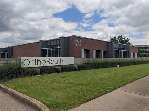 Orthosouth memphis. OrthoSouth ® is the result of decades of orthopedic practice in the greater Memphis area, built on the legacy of three separate practices that decided to formalize a union guided by … 