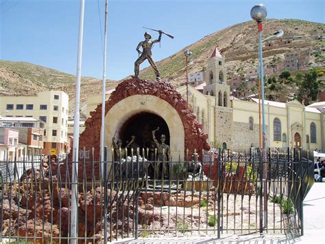 Distribuidora de Electricidad Ende Deoruro S.A. (antes conocida bajo el nombre Empresa de Luz y Fuerza Eléctrica de Oruro S.A.) es una empresa con sede en la ciudad de Oruro que se dedica principalmente a la distribución y venta de energía eléctrica en el departamento de Oruro. Fue constituida en el año 1921.. 