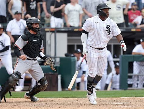 Oscar Colás delivers the winning hit in the 10th, giving the Chicago White Sox a 7-6 victory against the Baltimore Orioles