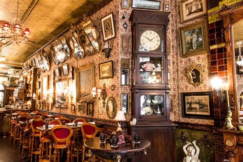 Oscar wilde restaurant. The owners behind Victorian-style restaurant Lillie’s are launching another 19th-century concept, with a new spot—featuring the city’s longest continuous bar, at 118.5 feet—called Oscar Wilde NYC. 