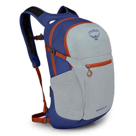 Osprey day pack 20l.  Made from durable nylon material, this 20L backpack features a zip closure...