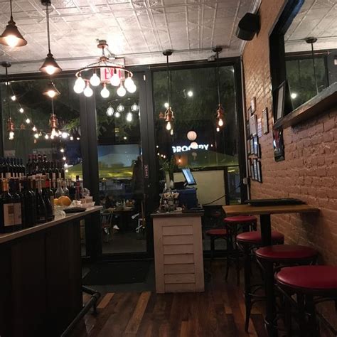 Osteria brooklyn. Since opening in august 2020, Osteria Brooklyn has become one of the most exciting Italian Restaurants. The view and the atmosphere fantastically compliment the authentic italian cuisine. 