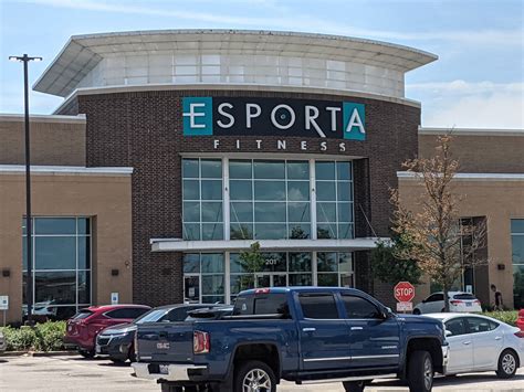 The building that previously housed Esporta Fitness in Oswego could be home to another fitness center or potentially a restaurant. Esporta Fitness, which had been located at 201 Ogden Falls Road along Route 34, closed its doors Oct. 16. The 45,000 square foot building, which sits on 4.88 acres, was built in 2008.. 