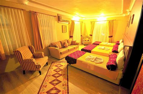 Otel Türk Evi, Ayvalik: Info, Photos, Reviews Book at .