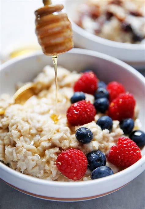 Otmeal. Whole oats are slower to digest and have lower GI scores than quicker forms of oats. Steel-cut oats have a GI score of about 53, and rolled oats — of about 57. Steel-cut oats may take longer to ... 