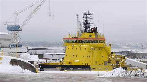 Ottawa misses own deadline on inking deal with Quebec shipyard to build icebreakers