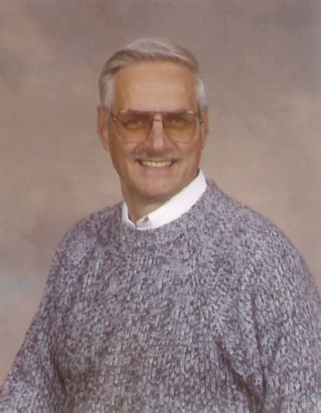 Gale Richard Swarts, age 81, of East Galesburg, Illinois died at 3:38 A.M. on Monday, June 6, 2022 at his home in East Galesburg, Illinois. He was born on January 27, 1941 in Moulton, Iowa, the son of Clell and Maurine (Dodge) Swarts. He attended and graduated from Ottumwa High School in 1959. He married Barbara Kay Palmer on November 21, 1959 .... 
