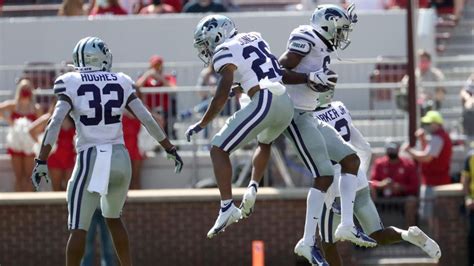 Kansas State pulled off a massive upset over #5 Oklahoma, hanging on to win 48-41 behind 213 yards passing and four rushing touchdowns from QB Skylar Thompso.... 