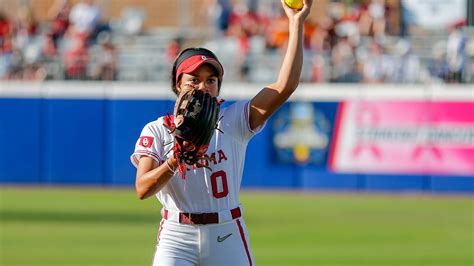 Maxwell struggled with her control in the first inning, falling behind 3-0 to both Jayda Coleman and Tiare Jennings to start the game.. OU drew three walks, plating the first run of the game, but .... 