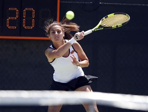 SAN DIEGO, Calif. - The No. 21 Oklahoma women's tennis team fell 4-1 to San Diego on Saturday evening at the Hogan Tennis Center. The Sooners dominated in doubles to open the match.. 