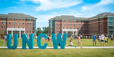 Our Schools: CHHS: UNCW - University of North Carolina …