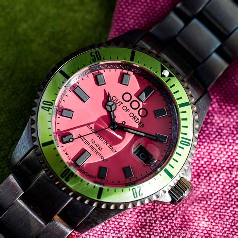 Out of order watches. Scorpione Green. €299. Out Of Order Watches® summer 2023 promises to be particularly green. After Anguria and Capitano, the two versions of the Casanova model, one of the best sellers of the proudly Made in Veneto brand presented last summer, it … 