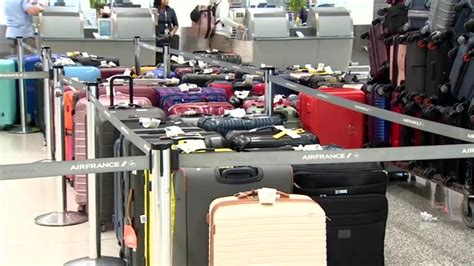 Outage affecting system that delivers checked bags causes delays, upsets travelers at MIA