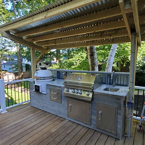 Outdoor grill station. An outdoor grilling station is a popular addition to residential backyards, especially if space is limited for a fully equipped outdoor kitchen. Grilling stations serve … 