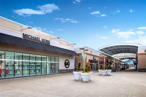 Outlet collection. Outlets ® Montreal. Toronto Premium Outlets ®. Premium Outlet Collection Edmonton International Airport. COPYRIGHT© 1999- 2020, SIMON MEDIA PROPERTIES, LLC ALL RIGHTS RESERVED. ... 