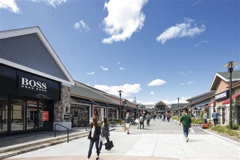 48°F OPEN 10:00AM - 9:00PM STORES PRODUCTS DINING HOME MAP DEALS ABOUT HOURS MORE ↓ Loading... View an interactive map of Woodbury Common Premium Outlets®. 