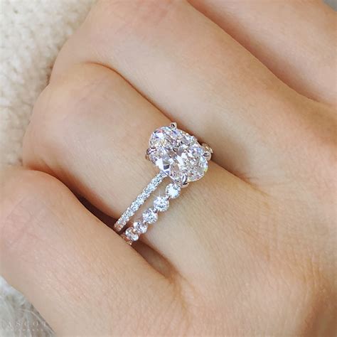 Oval Diamond Wedding Band