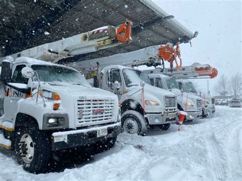 Over 1,000 Eversource crews prepare to respond to power outages during nor’easter